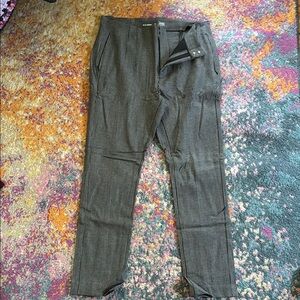 Old Navy Extra High Rise Polished Pixie Skinny Black and Gray Houndstooth Pants